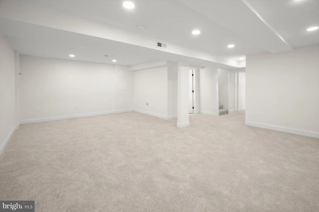 Photo of 5918 SOUTHGATE DRIVE