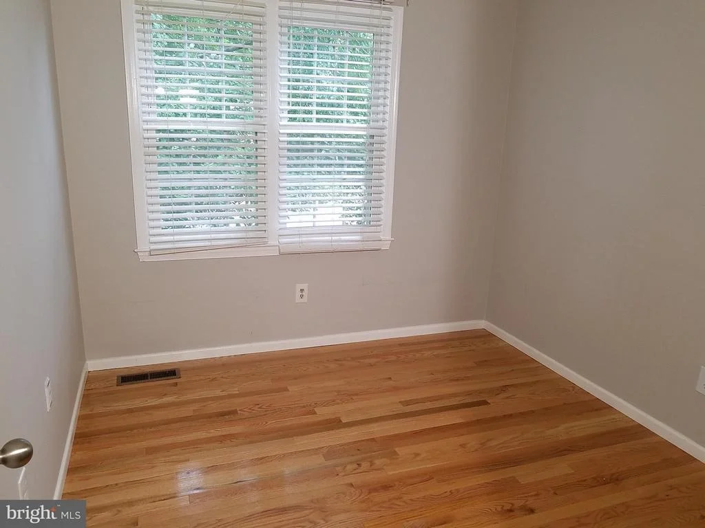 Photo of 9621 PODIUM DRIVE