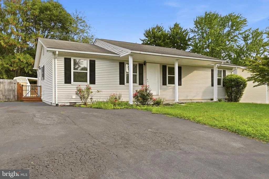 Photo of 303 HACKBERRY DRIVE