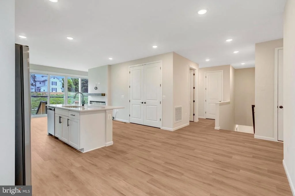 Photo of 104 MIDSUMMER
