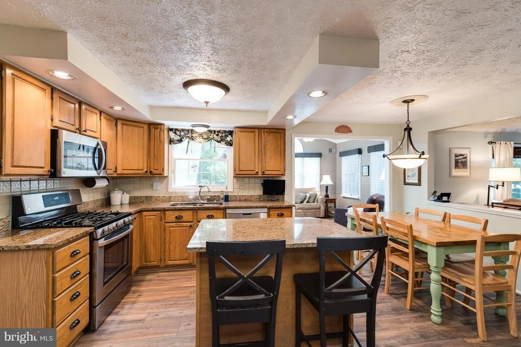 Photo of 4604 THORNHURST DRIVE