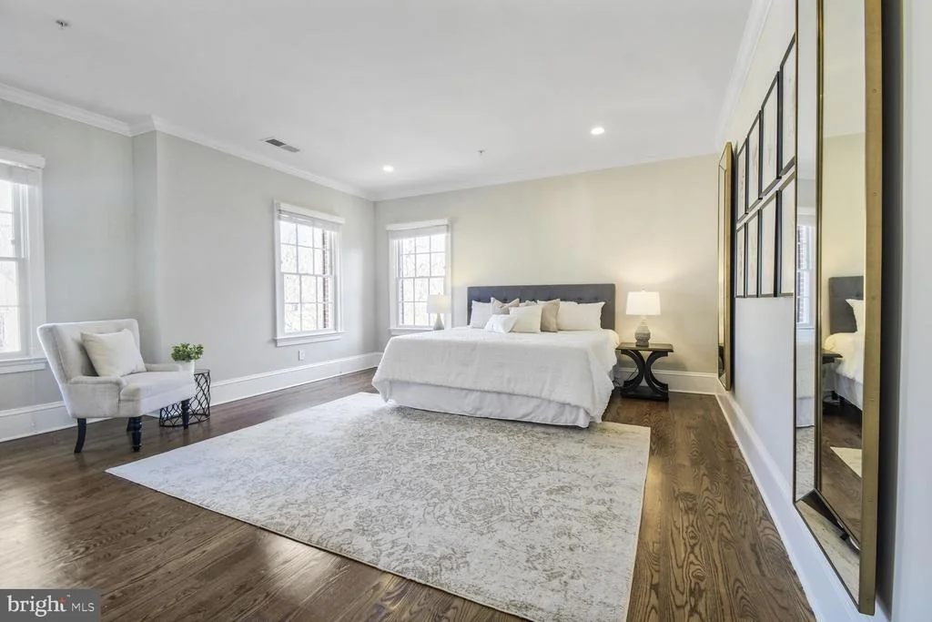 Photo of 1935 FOXVIEW CIRCLE NW