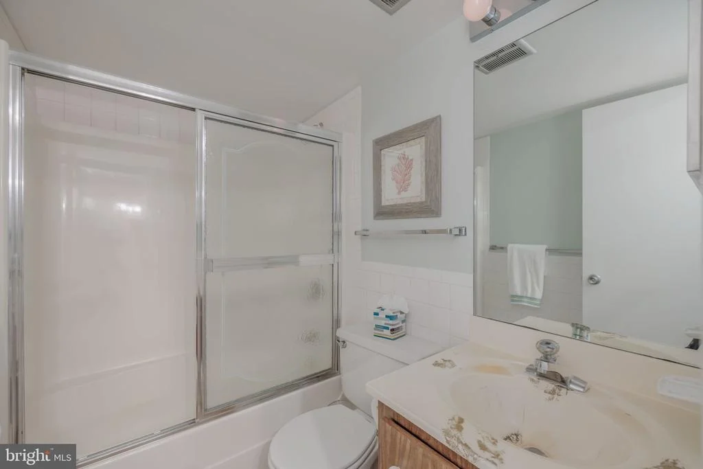Photo of 8815 BURBANK ROAD