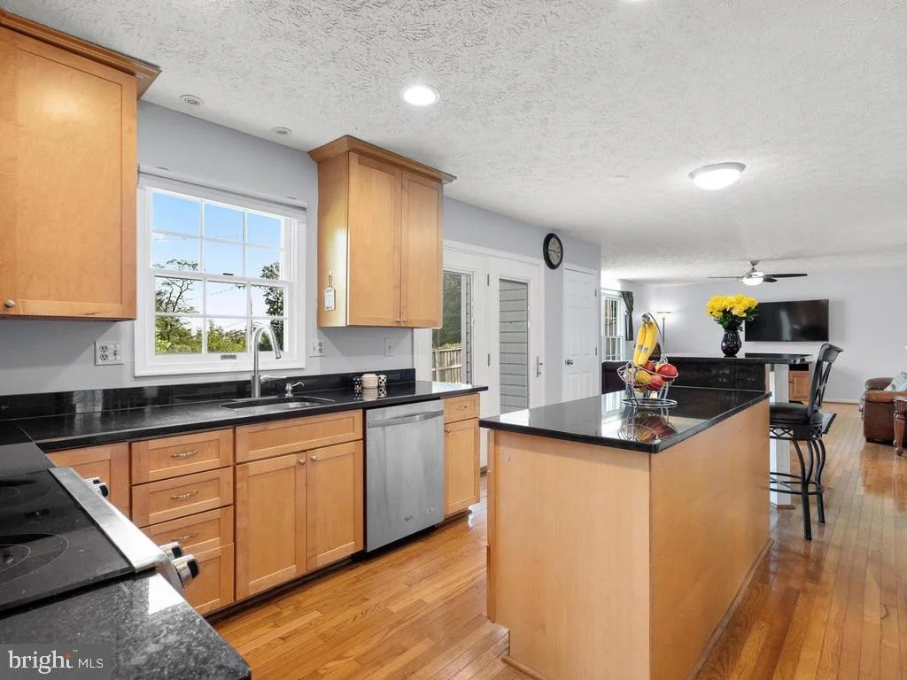 Photo of 6477 MEADOWRIDGE ROAD