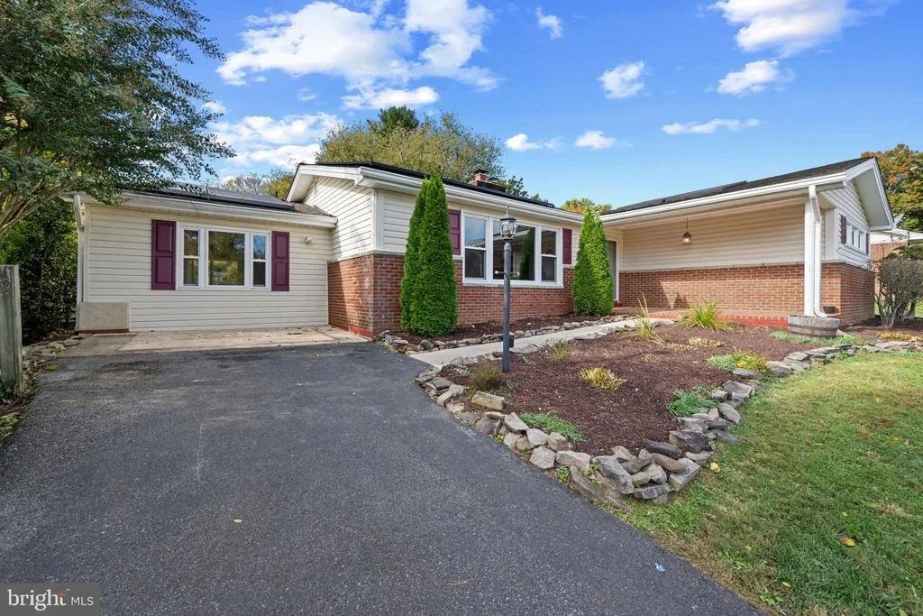 Photo of 19724 MEREDITH DRIVE