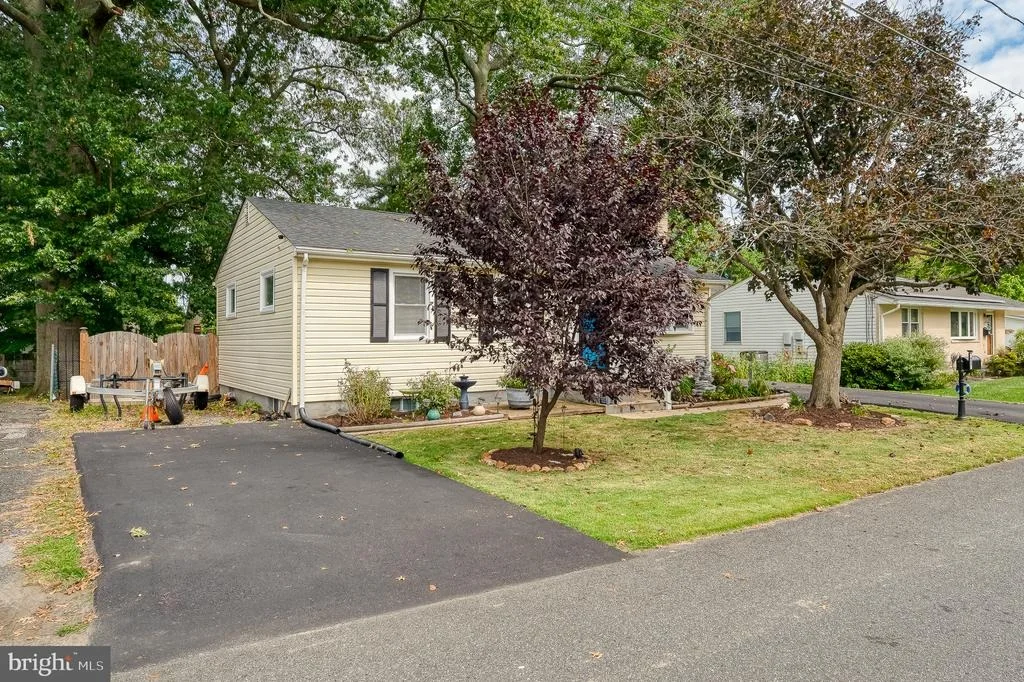 Photo of 403 WEBB LANE