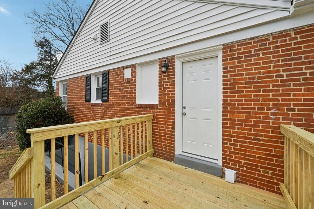 Photo of 4902 GILRAY DRIVE