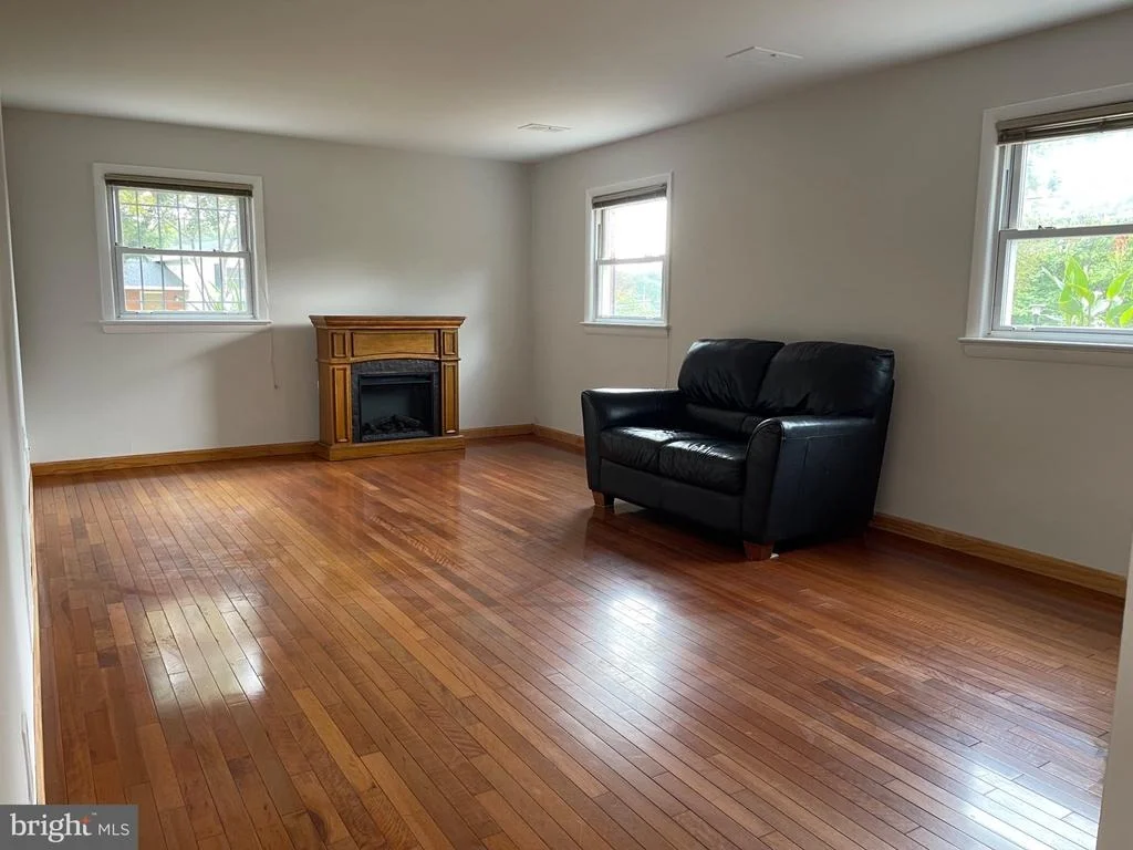 Photo of 2407 HAYDEN DRIVE