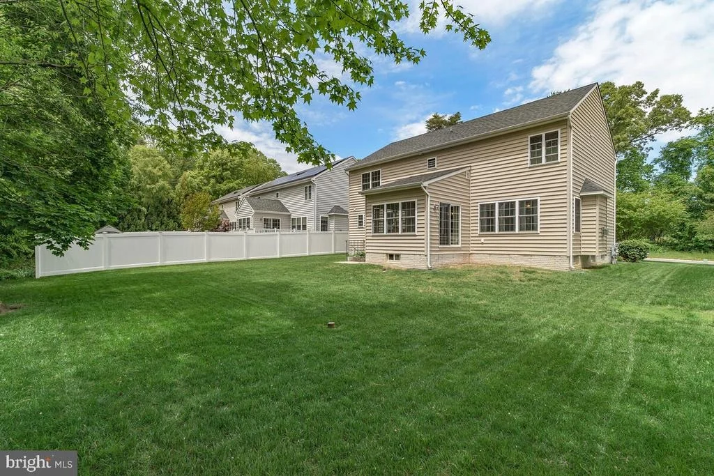 Photo of 305 GENESIS WAY