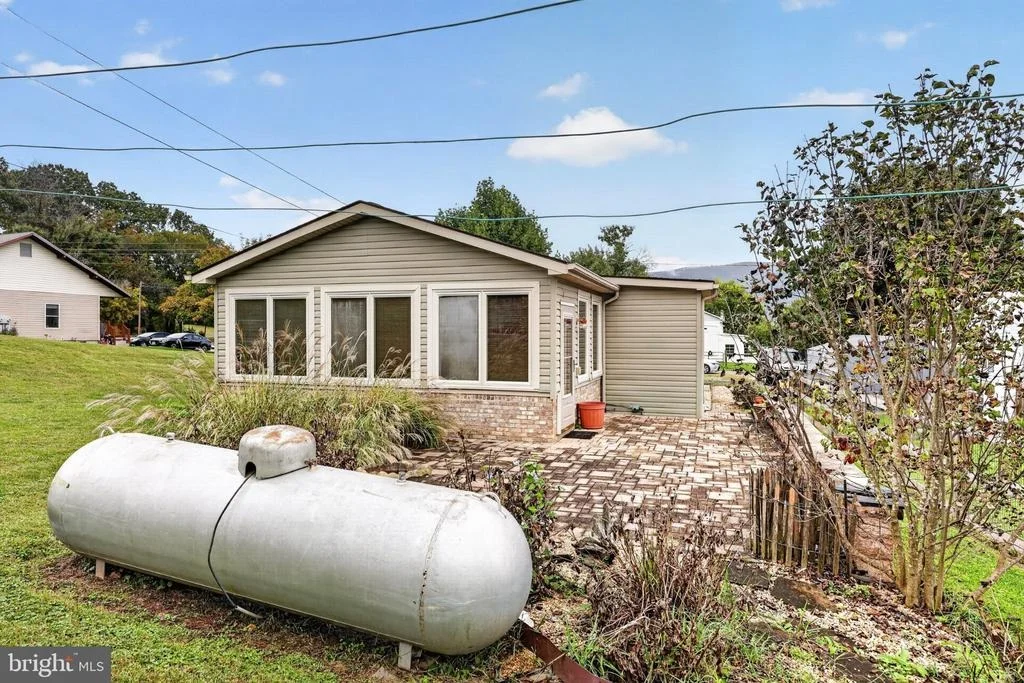 Photo of 6161 RANDALL STREET