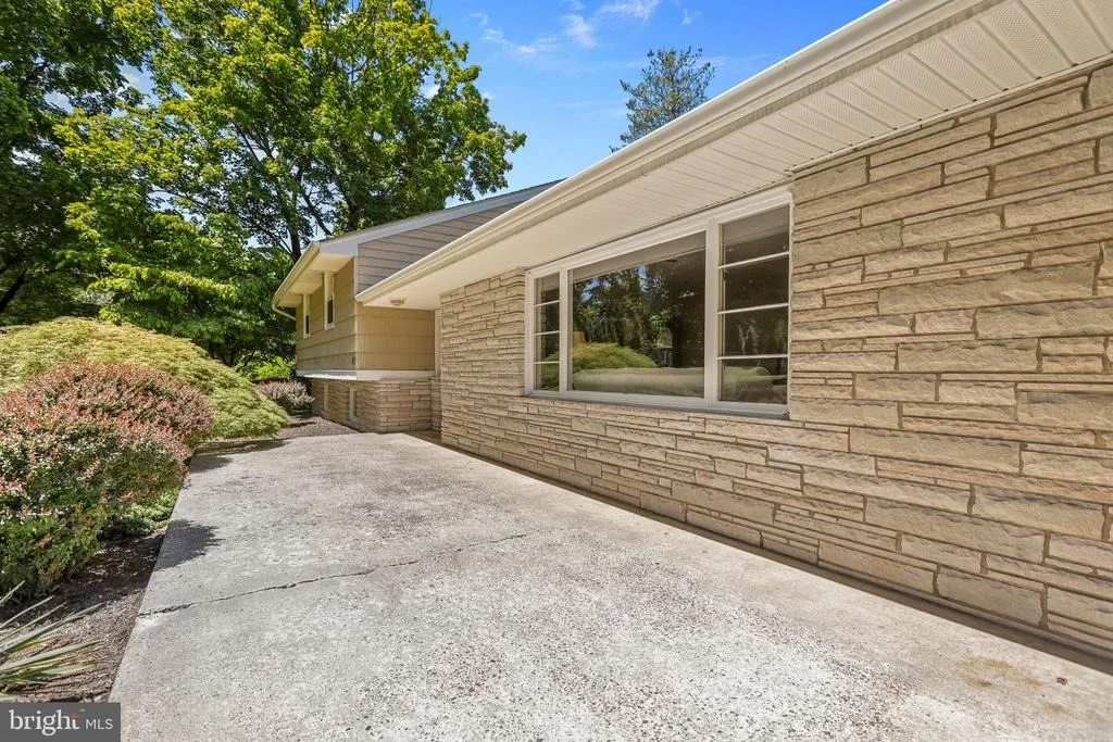 Photo of 87 HILLSIDE DRIVE