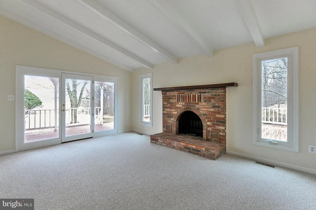 Photo of 1804 LONGMEAD ROAD