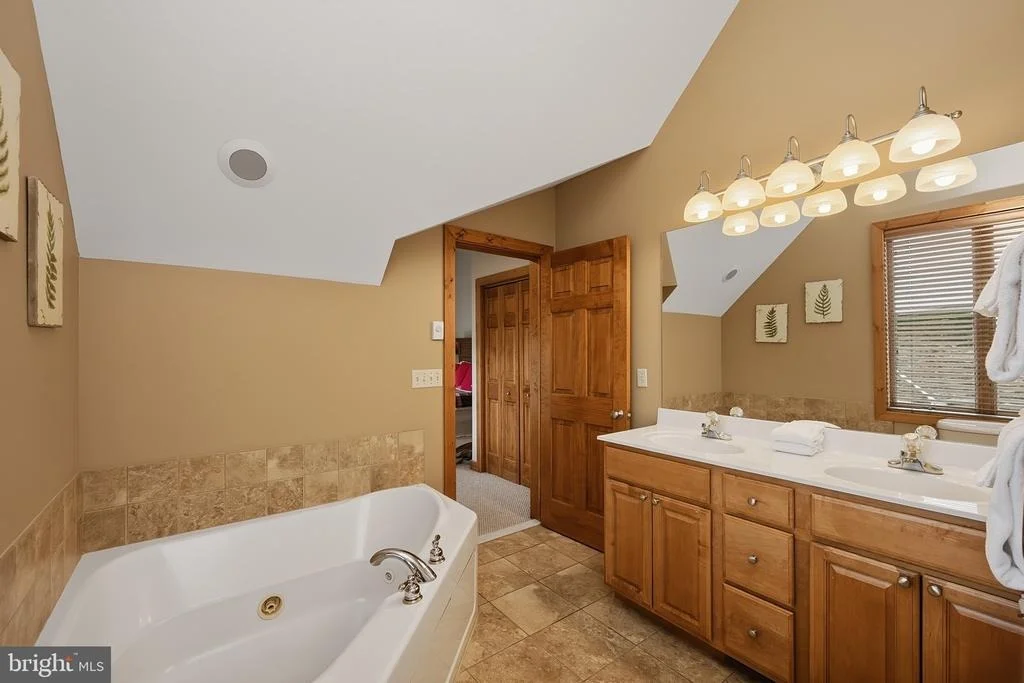 Photo of 250 LAKE POINTE DRIVE