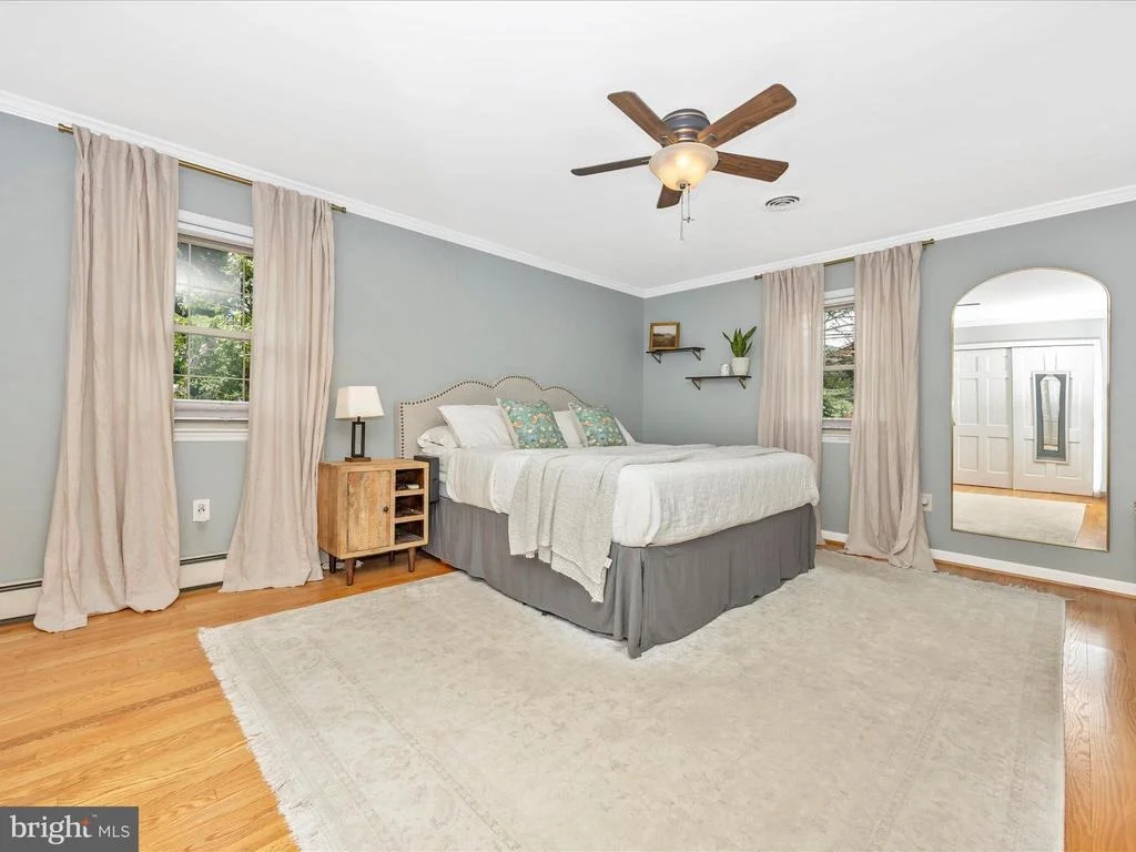 Photo of 201 CRESTVIEW COURT