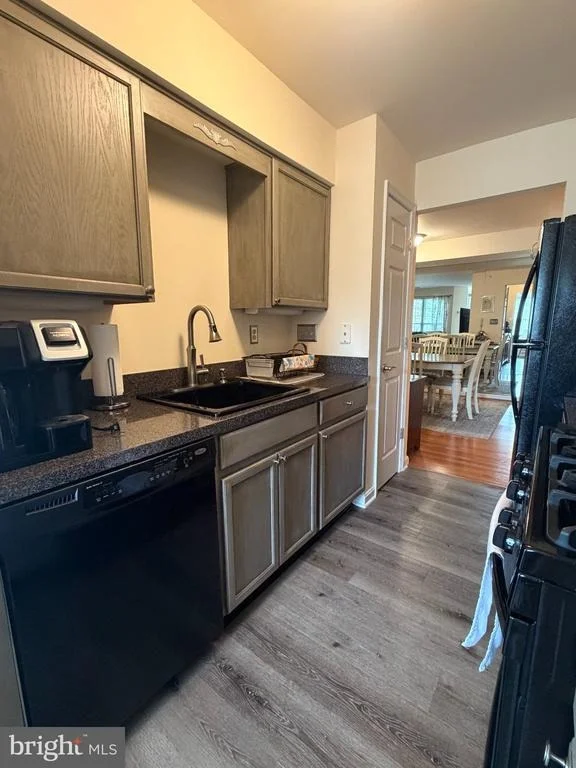 Photo of Unit 3D at 3810 NORMANDY DRIVE