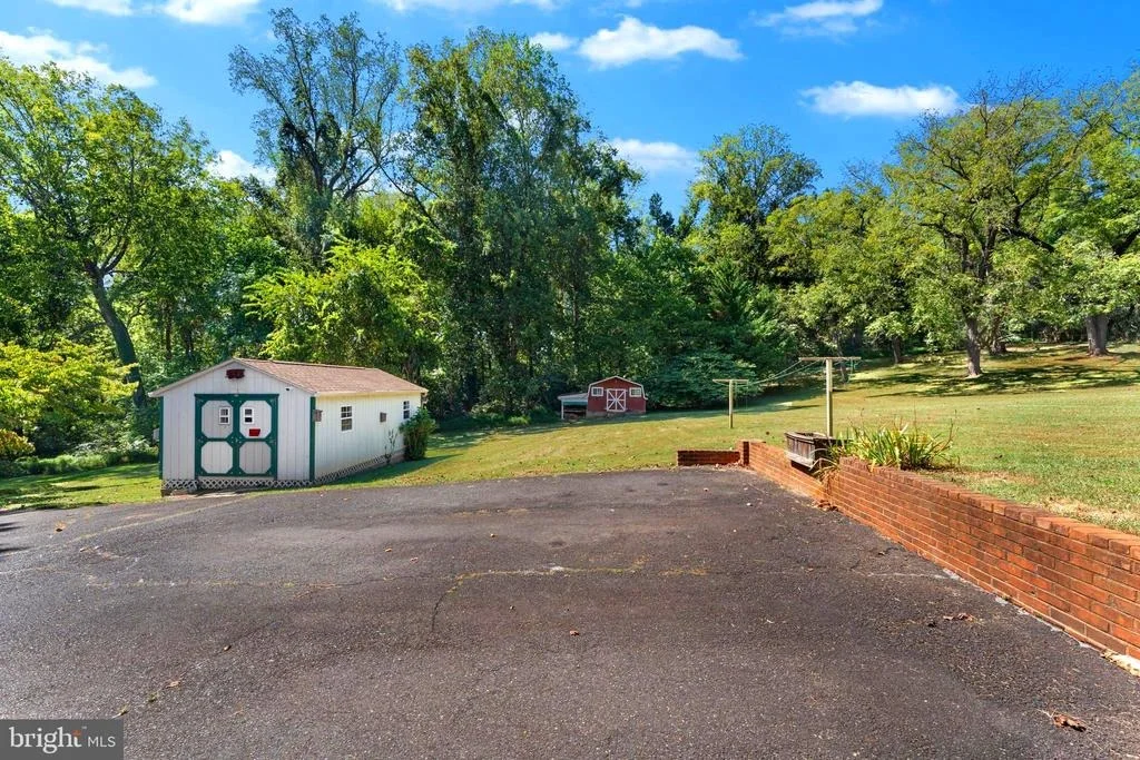 Photo of 194 RED HILL ROAD