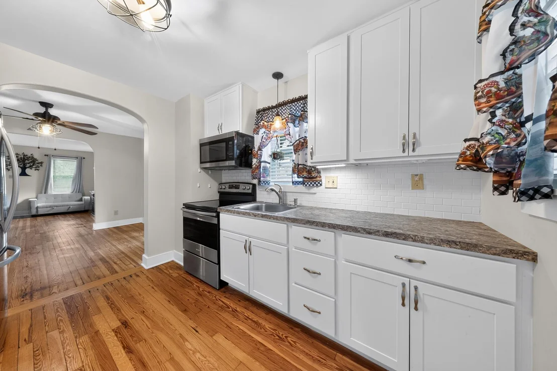 Photo of 319 N HOOK ROAD