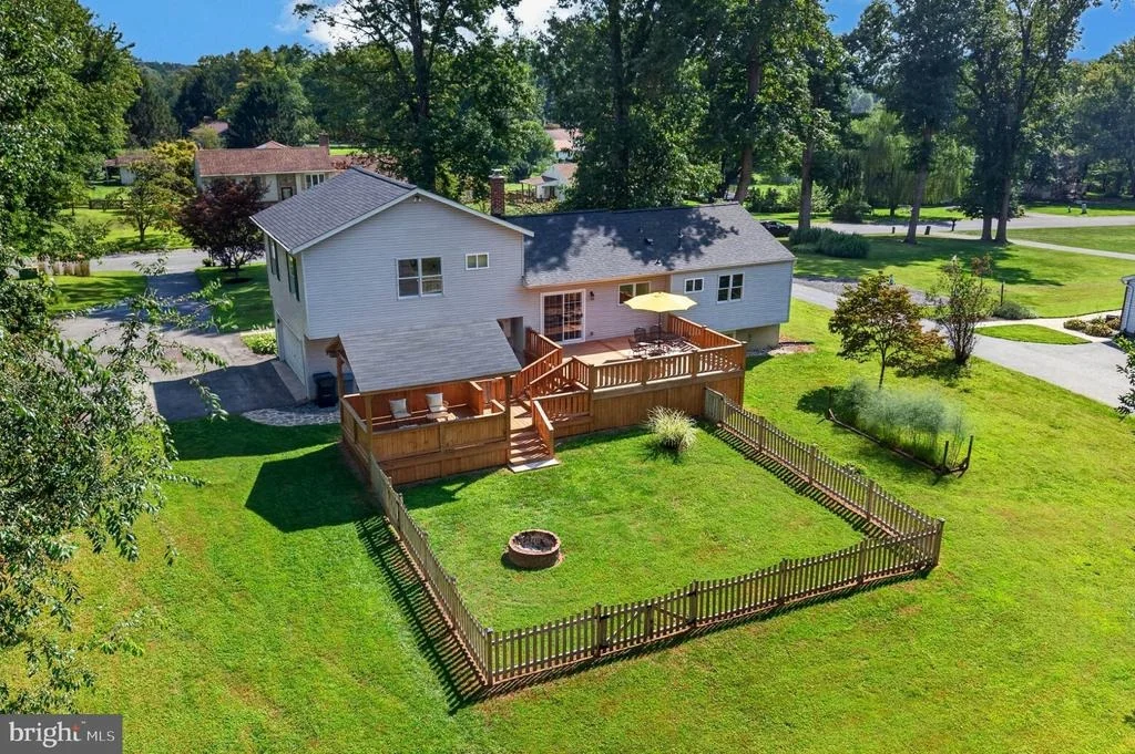 Photo of 4294 WOLF HILL DRIVE