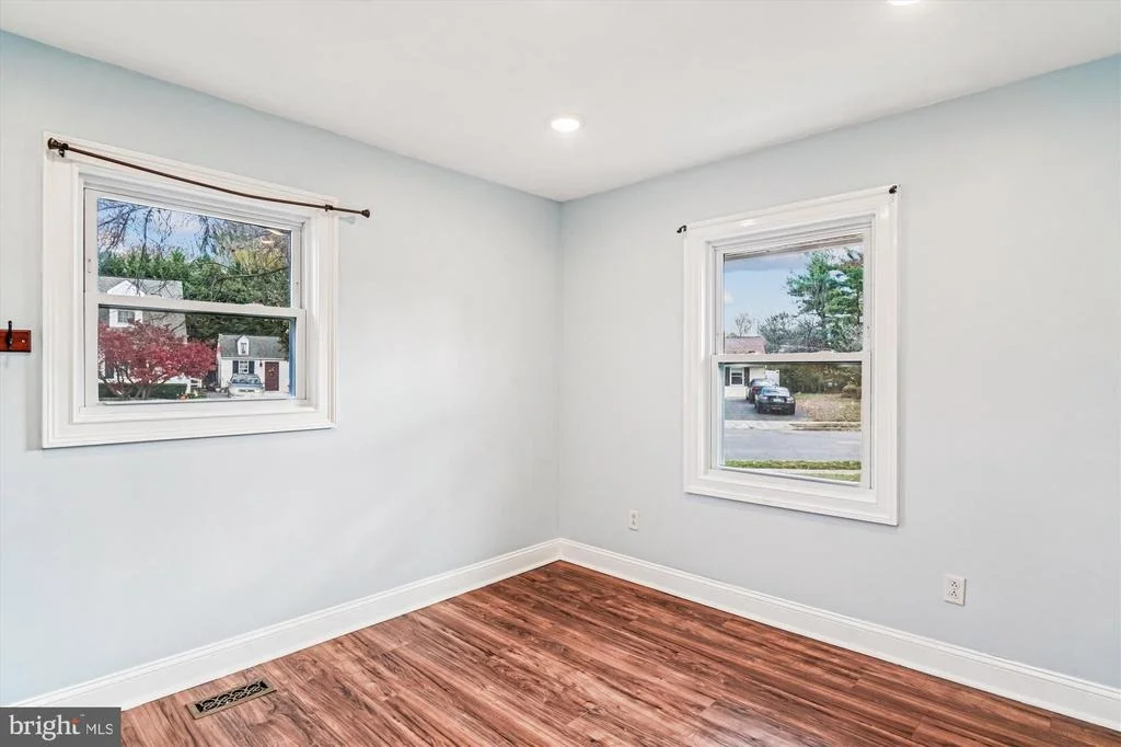 Photo of 417 WHITE OAK PLACE
