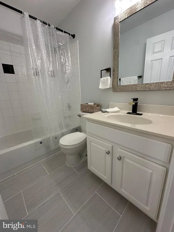 Photo of 43577 PATCHING POND SQUARE