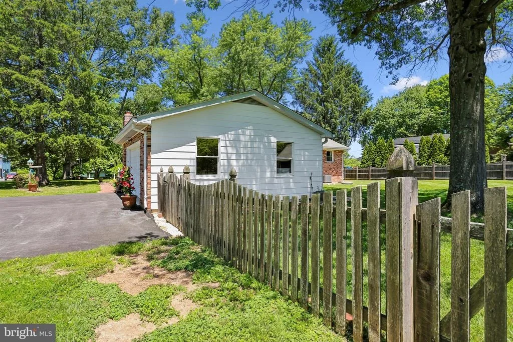 Photo of 9304 GUE ROAD