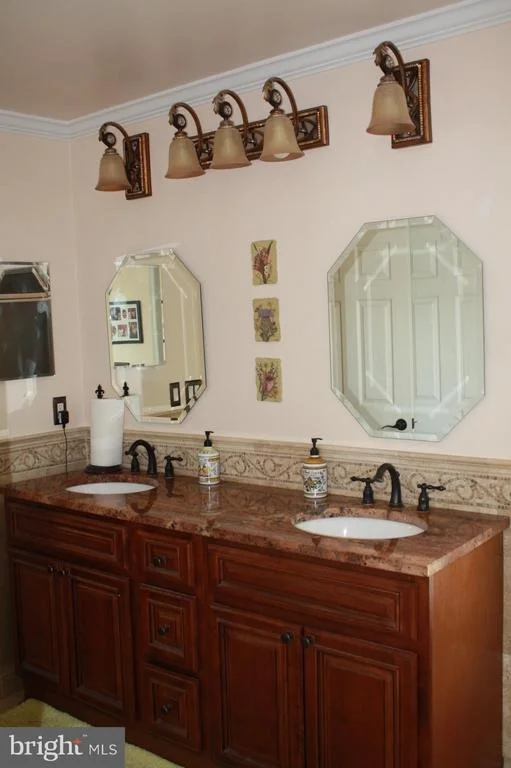 Photo of 8606 COMPASS COURT
