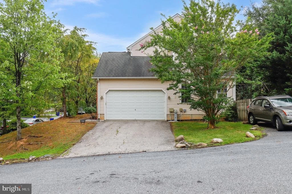 Photo of 6405 IVY SPRING ROAD