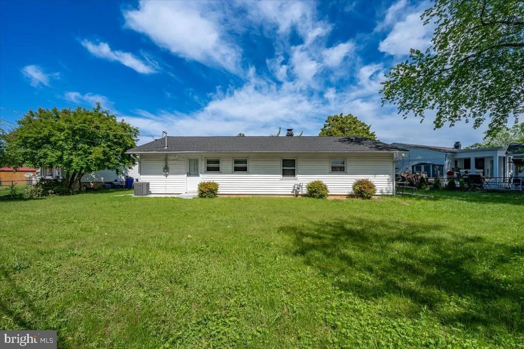 Photo of 302 MANOR COURT