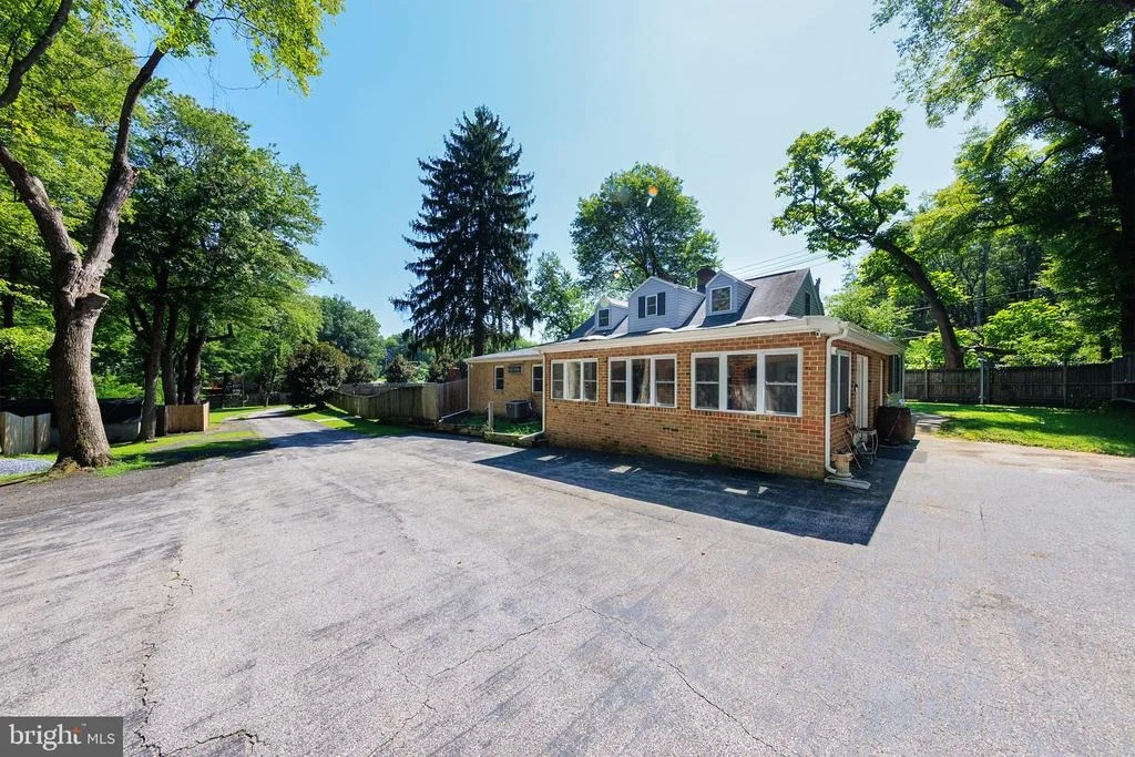 Photo of 7301 WOODYARD ROAD