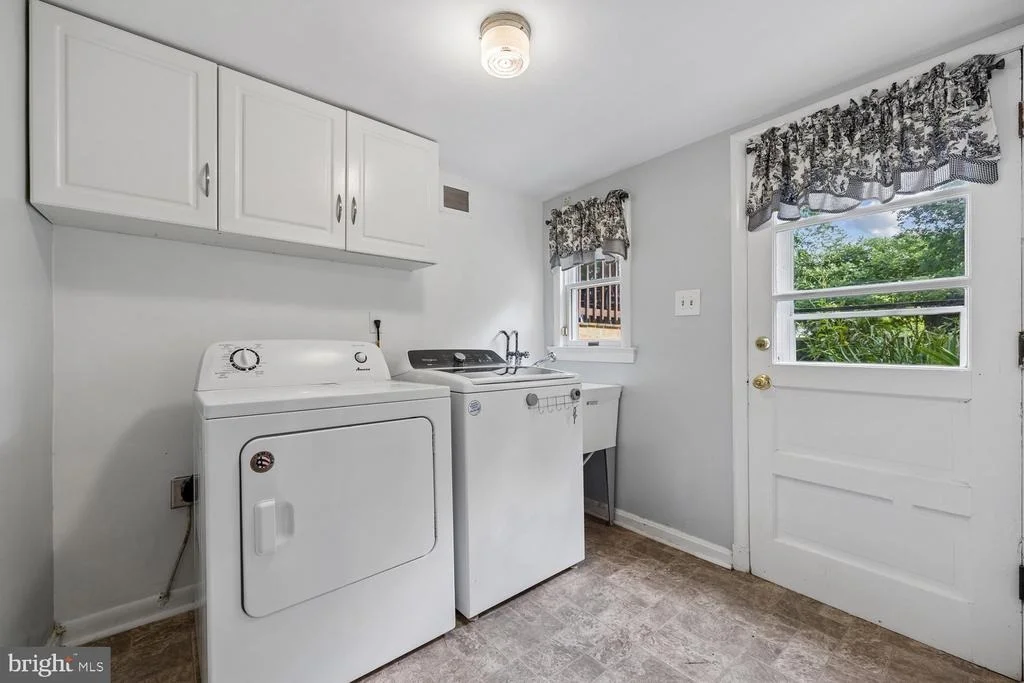 Photo of 1121 TANLEY ROAD