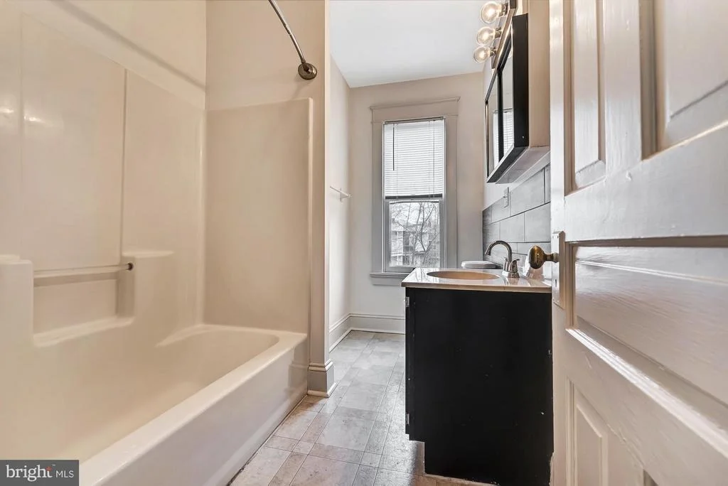 Photo of 5 7TH STREET E