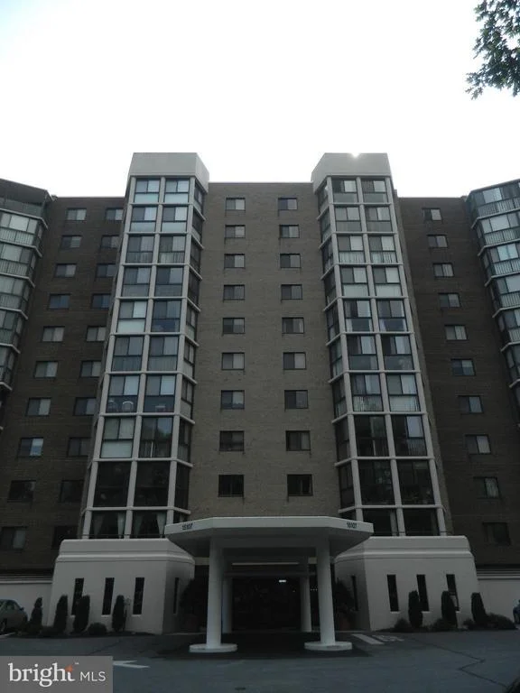 Photo of Unit 2107 at 15107 INTERLACHEN DRIVE