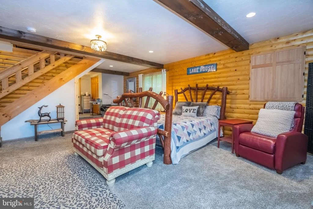 Photo of 495 WHITE OAK DRIVE