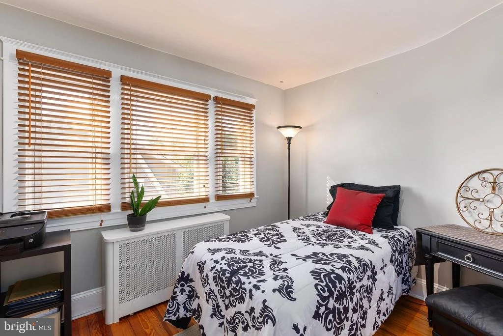 Photo of 808 WARWICK ROAD