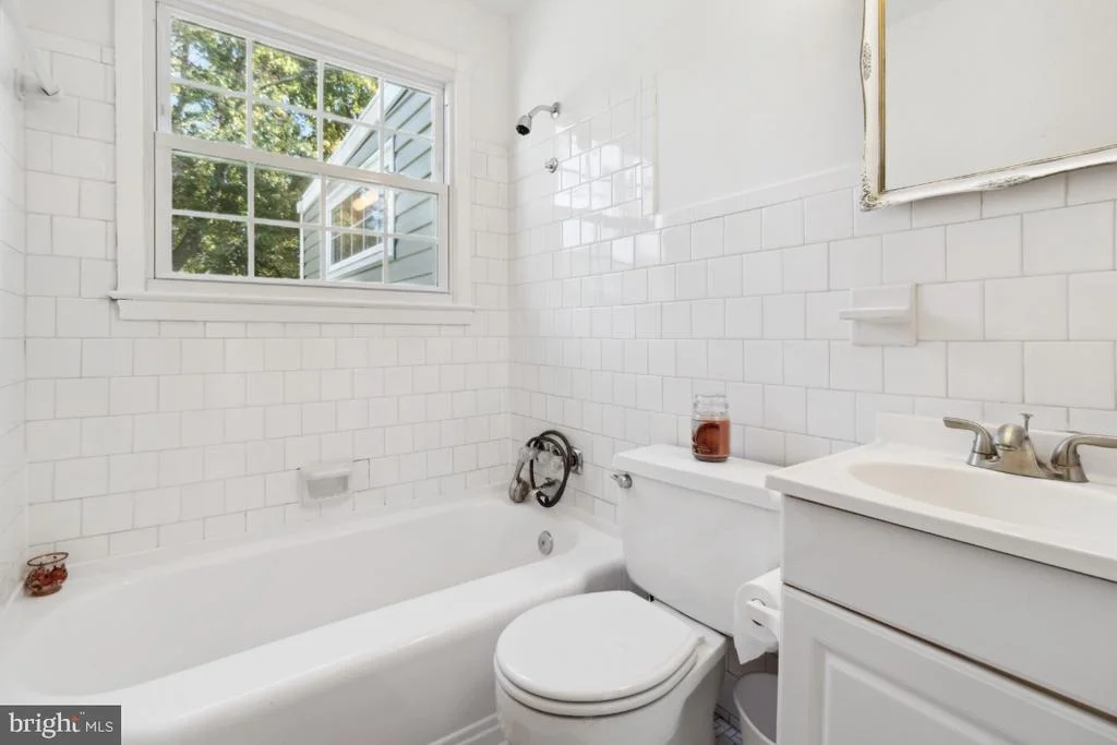 Photo of 638 LONGVIEW DRIVE