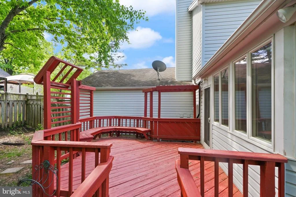 Photo of 2592 JOHN MILTON DRIVE