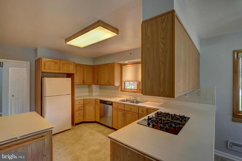 Photo of 500 MAPLE ROAD E