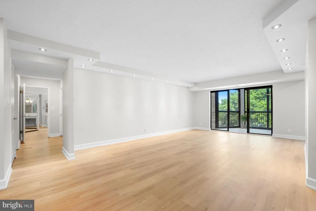 Photo of Unit 601 at 5904 MOUNT EAGLE DRIVE