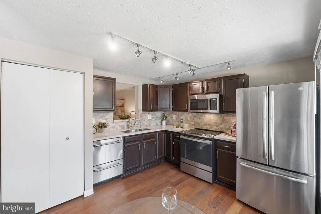 Photo of 19402 KILDONAN DRIVE