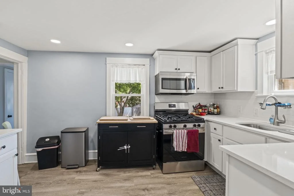 Photo of 425 FLORENCE AVENUE