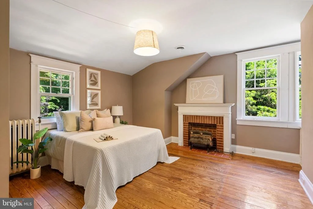 Photo of 4000 WHITE AVENUE