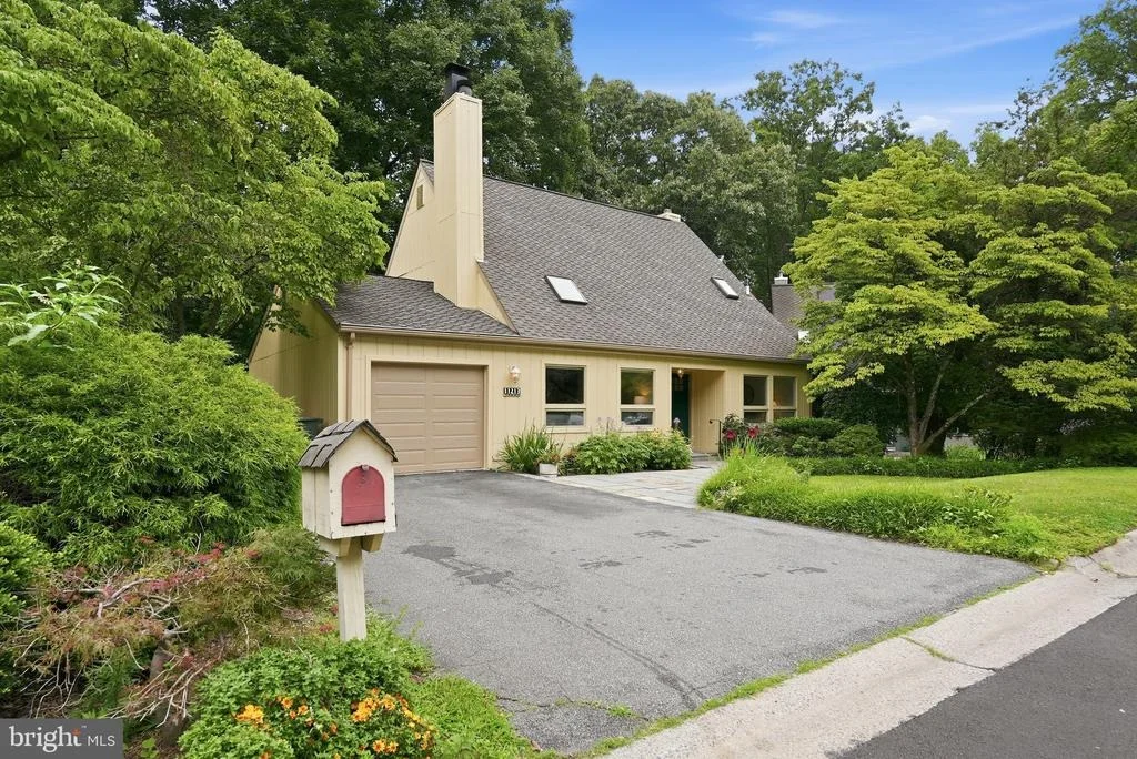 Photo of 11213 ANGUS PLACE