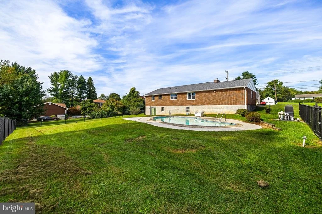 Photo of 12721 MANOR ROAD