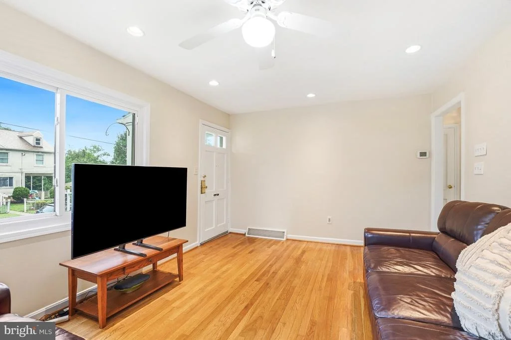 Photo of 12311 MIDDLE ROAD