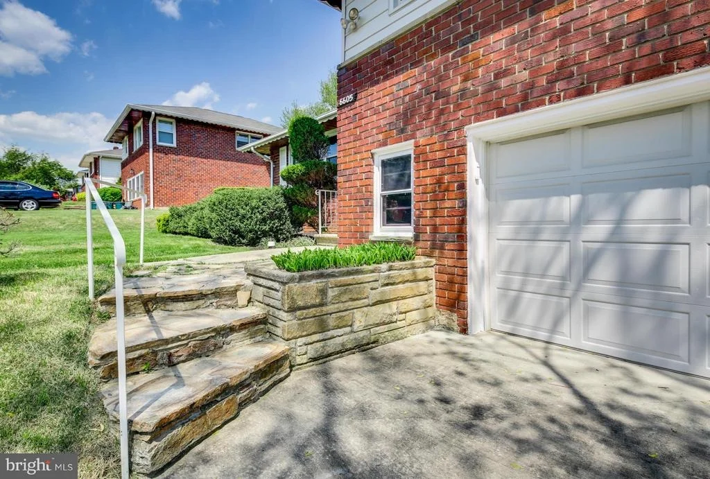 Photo of 6605 DEANCROFT ROAD