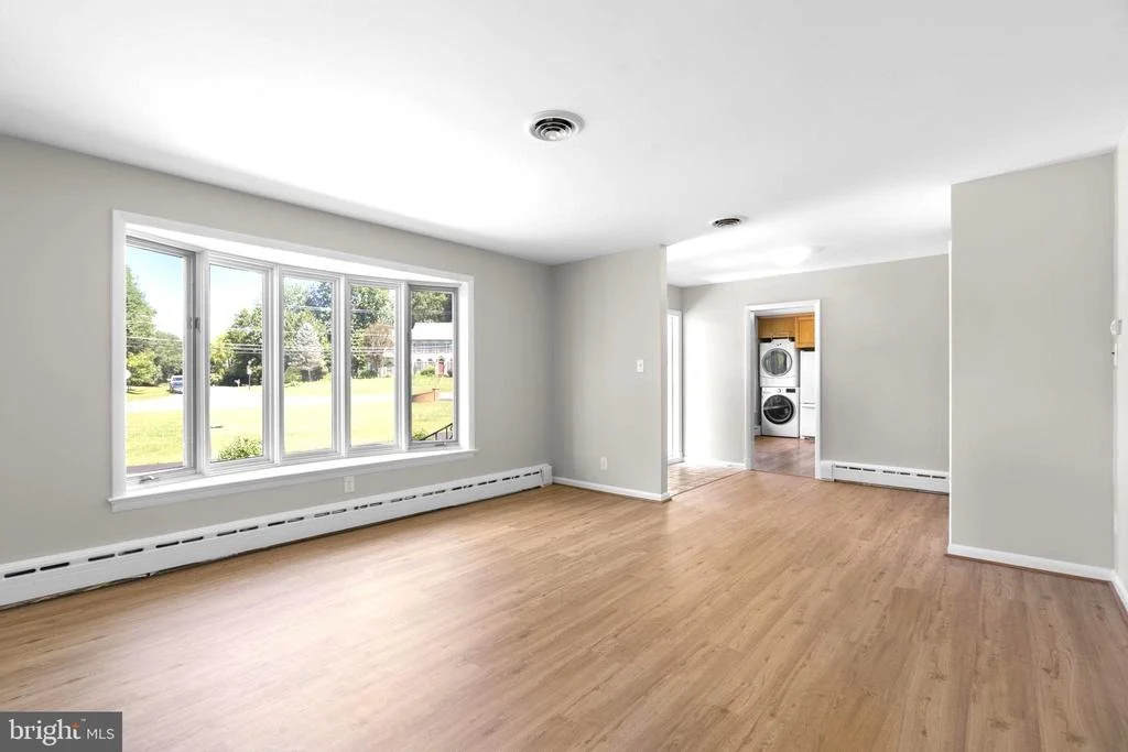Photo of 18015 MUNCASTER ROAD