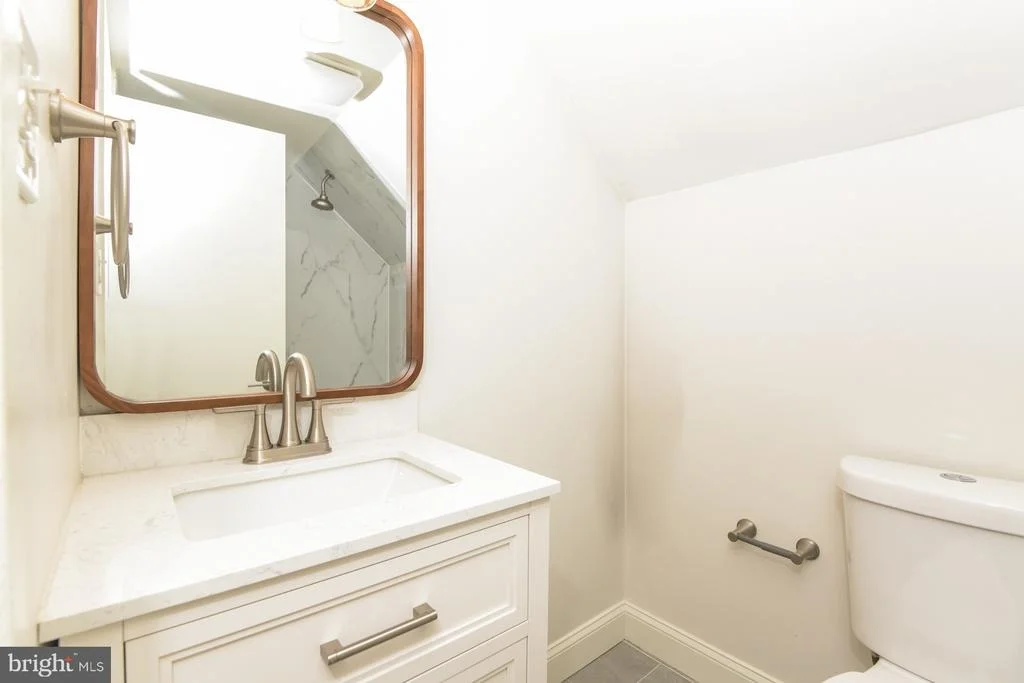 Photo of 10103 MEREDITH AVENUE