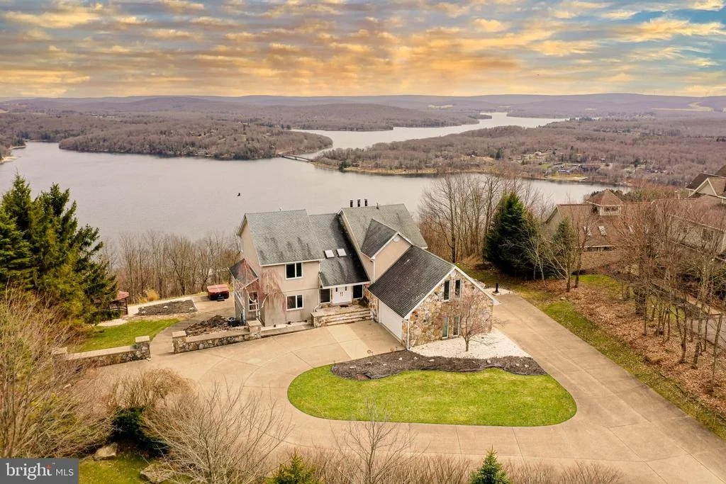 Photo of 1200 MOUNTAINVIEW DRIVE