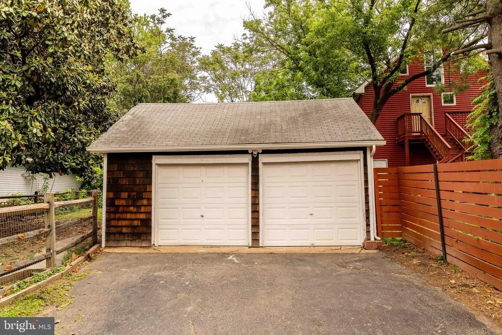 Photo of 1823 MAYFIELD AVENUE