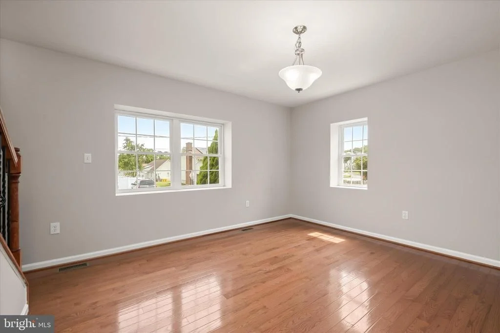 Photo of 305 BISHOP AVENUE